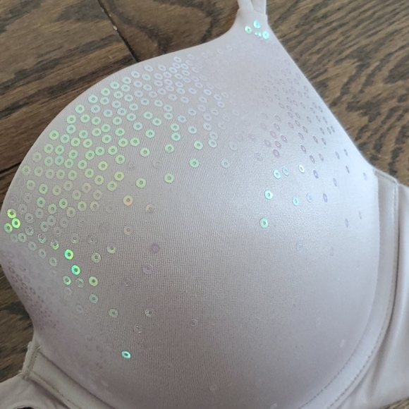 Victoria's Secret Very Sexy Push-Up - Picture 4 of 4